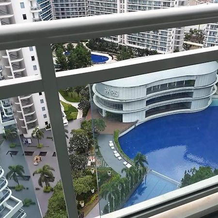 Azure South - Wave Pool - Heart Of The City Paranaque City Exterior foto